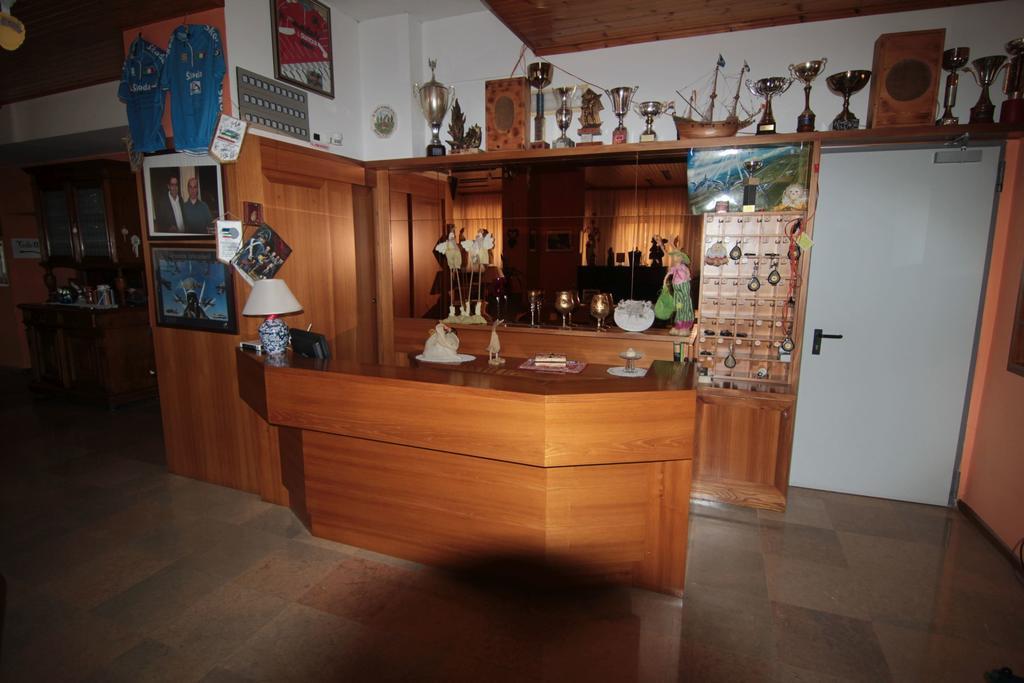 Albergo Trieste Tambre dʼAlpago Exteriér fotografie