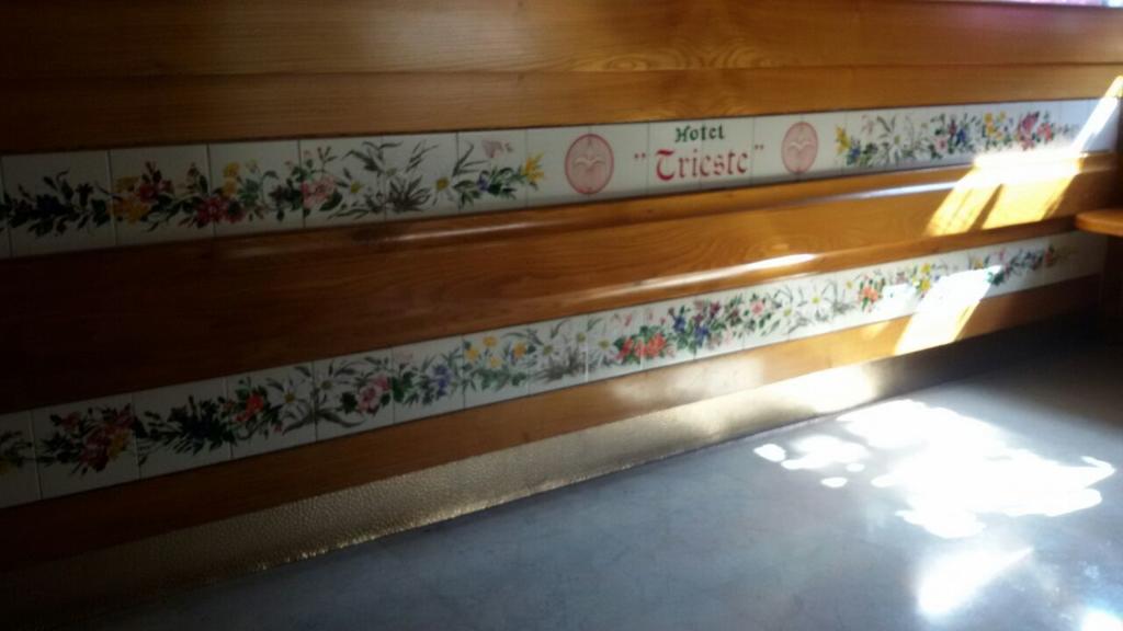 Albergo Trieste Tambre dʼAlpago Pokoj fotografie