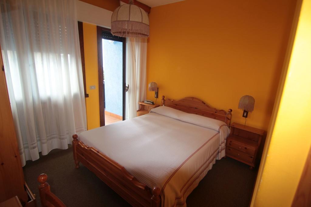 Albergo Trieste Tambre dʼAlpago Pokoj fotografie