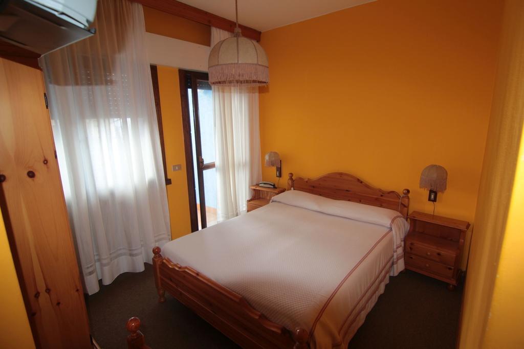 Albergo Trieste Tambre dʼAlpago Pokoj fotografie